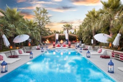 party vibes pool decks