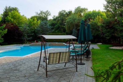 pool deck made of stone pavers